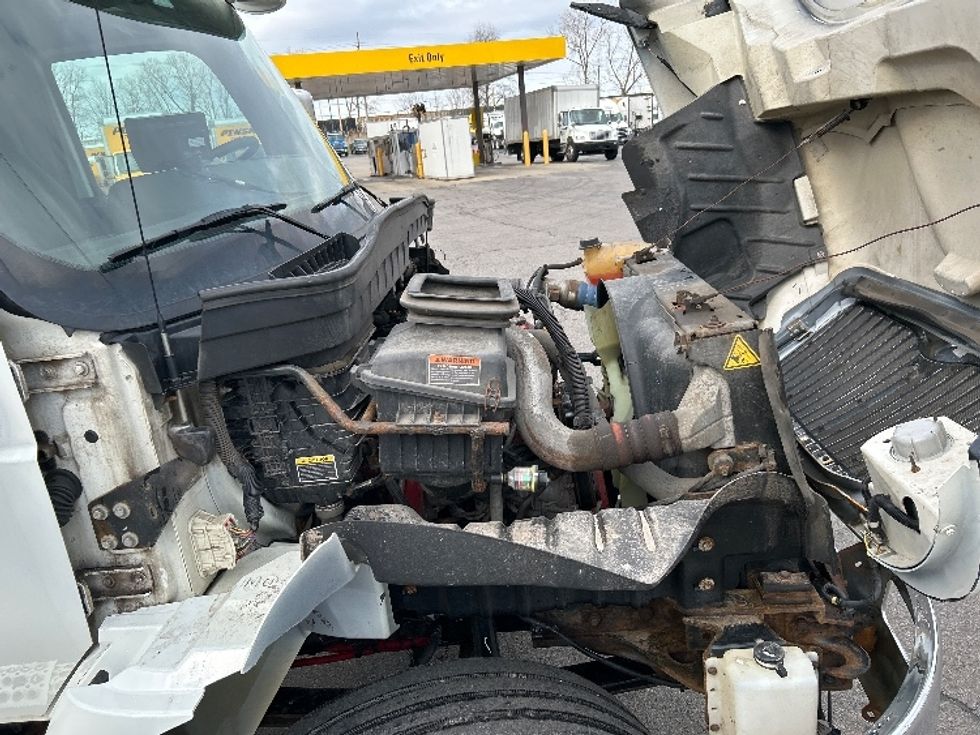 Medium Duty Box Truck-Light and Medium Duty Trucks-International-2020-MV607-Fredonia-NY-122,167\n\t\tmiles-$ 53,000 - Image 23