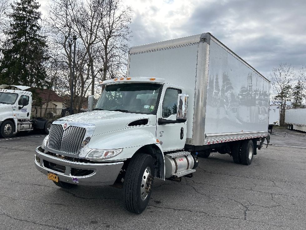 Medium Duty Box Truck-Light and Medium Duty Trucks-International-2020-MV607-Fredonia-NY-122,167\n\t\tmiles-$ 53,000 - Image 3
