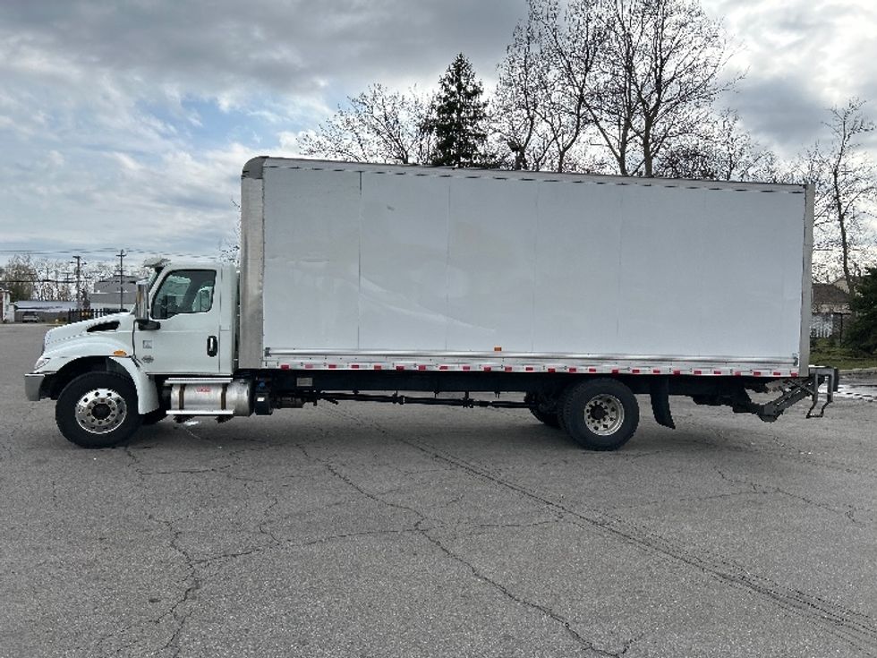 Medium Duty Box Truck-Light and Medium Duty Trucks-International-2020-MV607-Fredonia-NY-122,167\n\t\tmiles-$ 53,000 - Image 4