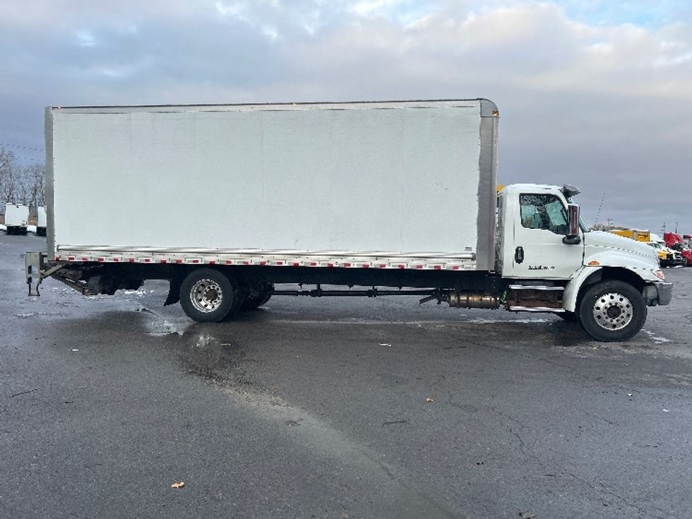 Medium Duty Box Truck-Light and Medium Duty Trucks-International-2020-MV607-Fredonia-NY-127,367\n\t\tmiles-$ 48,500 - Image 14