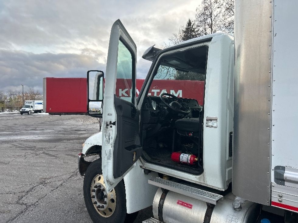 Medium Duty Box Truck-Light and Medium Duty Trucks-International-2020-MV607-Fredonia-NY-127,367\n\t\tmiles-$ 48,500 - Image 15