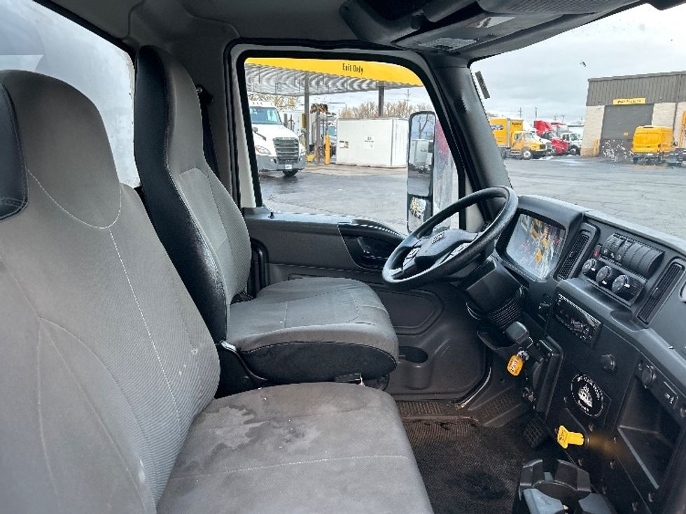 Medium Duty Box Truck-Light and Medium Duty Trucks-International-2020-MV607-Fredonia-NY-127,367\n\t\tmiles-$ 48,500 - Image 21