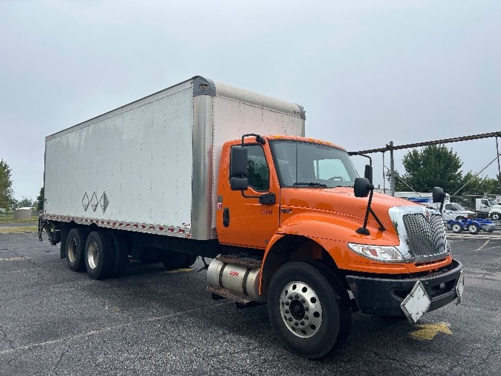 Medium Duty Box Truck-Light and Medium Duty Trucks-International-2020-MV607-Fredonia-NY-208,600\n\t\tmiles-$ 53,000 - Image 1