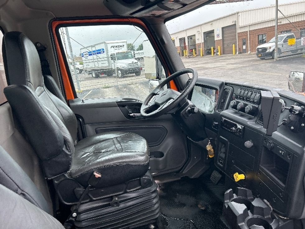 Medium Duty Box Truck-Light and Medium Duty Trucks-International-2020-MV607-Fredonia-NY-208,600\n\t\tmiles-$ 53,000 - Image 22
