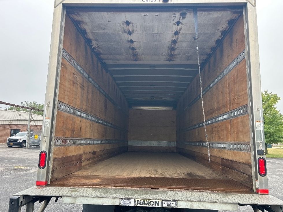 Medium Duty Box Truck-Light and Medium Duty Trucks-International-2020-MV607-Fredonia-NY-208,600\n\t\tmiles-$ 53,000 - Image 8