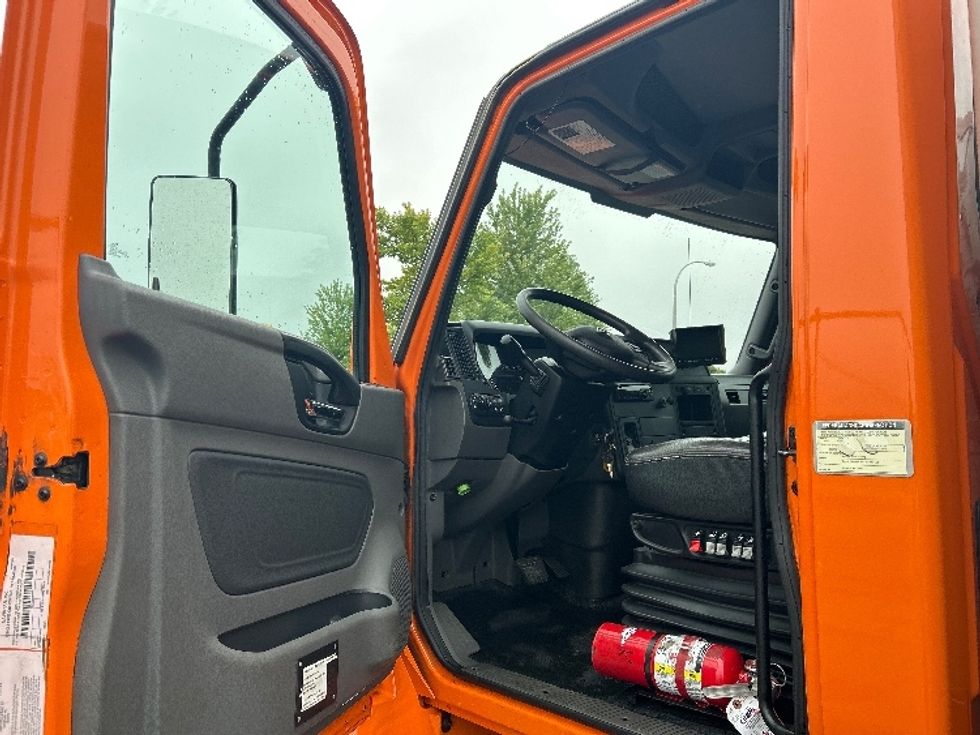 Medium Duty Box Truck-Light and Medium Duty Trucks-International-2020-MV607-Fredonia-NY-230,933\n\t\tmiles-$ 48,000 - Image 16