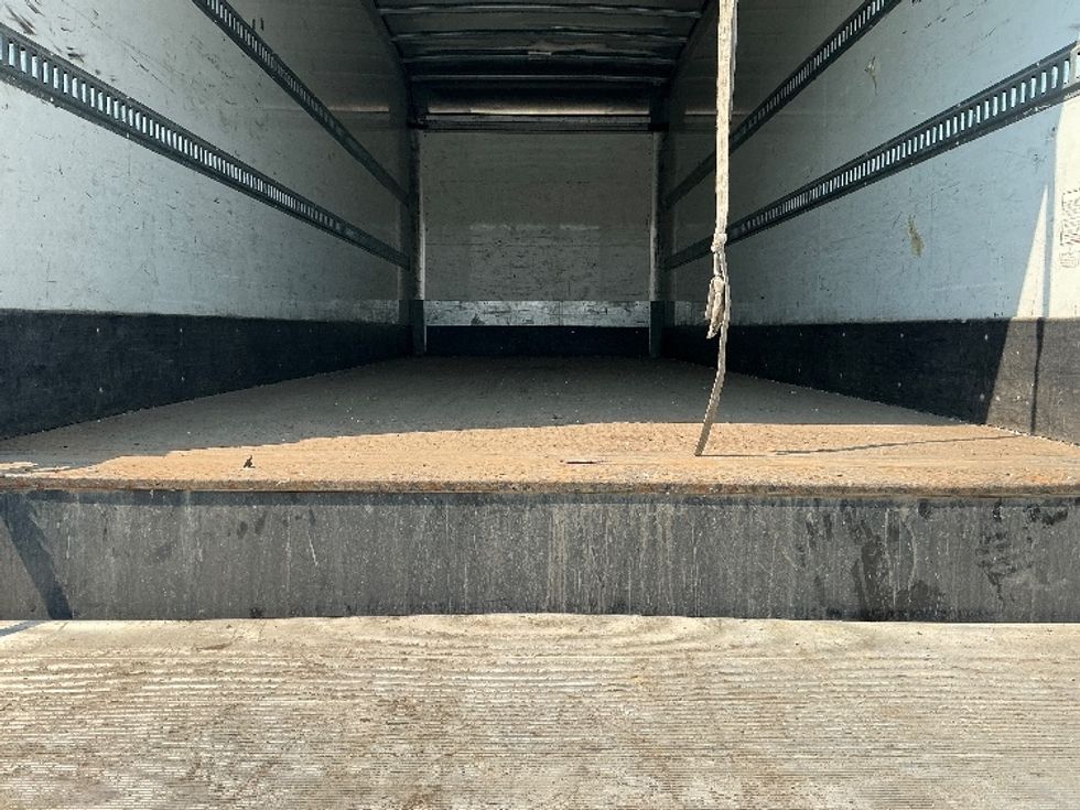 Medium Duty Box Truck-Light and Medium Duty Trucks-International-2020-MV607-Fresno-CA-122,157\n\t\tmiles-$ 56,500 - Image 10