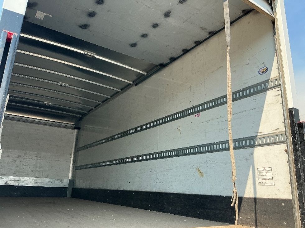 Medium Duty Box Truck-Light and Medium Duty Trucks-International-2020-MV607-Fresno-CA-122,157\n\t\tmiles-$ 56,500 - Image 12