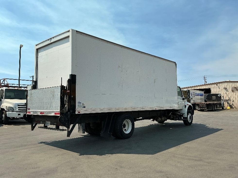 Medium Duty Box Truck-Light and Medium Duty Trucks-International-2020-MV607-Fresno-CA-122,157\n\t\tmiles-$ 56,500 - Image 13