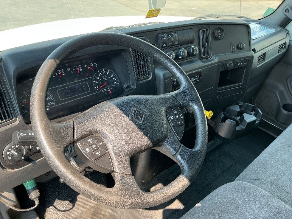 Medium Duty Box Truck-Light and Medium Duty Trucks-International-2020-MV607-Fresno-CA-122,157\n\t\tmiles-$ 56,500 - Image 17