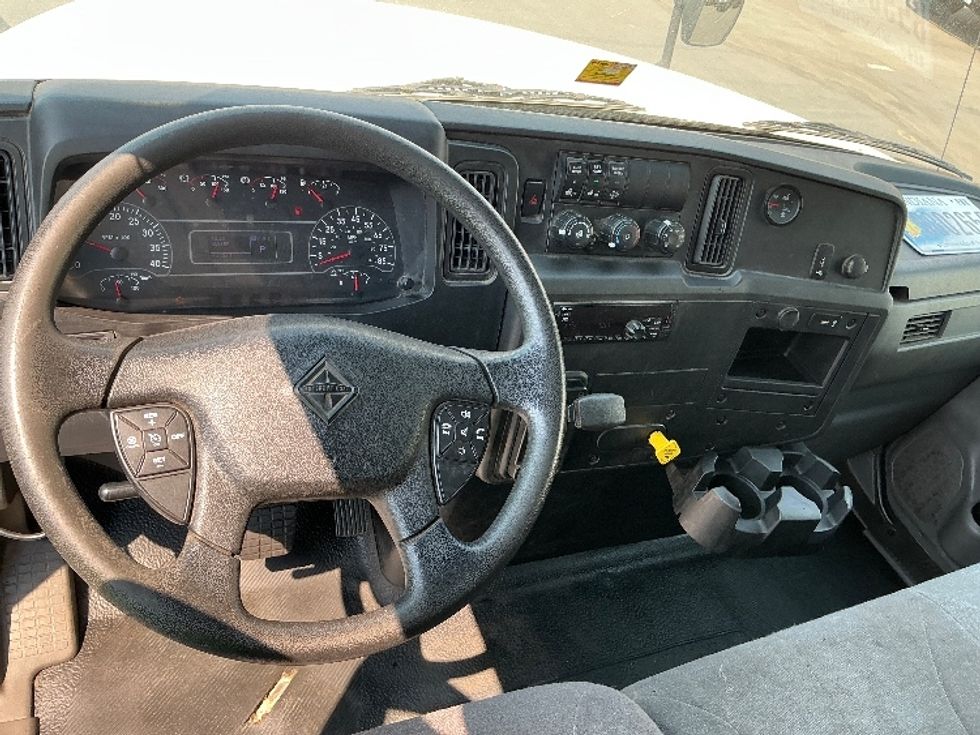 Medium Duty Box Truck-Light and Medium Duty Trucks-International-2020-MV607-Fresno-CA-122,157\n\t\tmiles-$ 56,500 - Image 18
