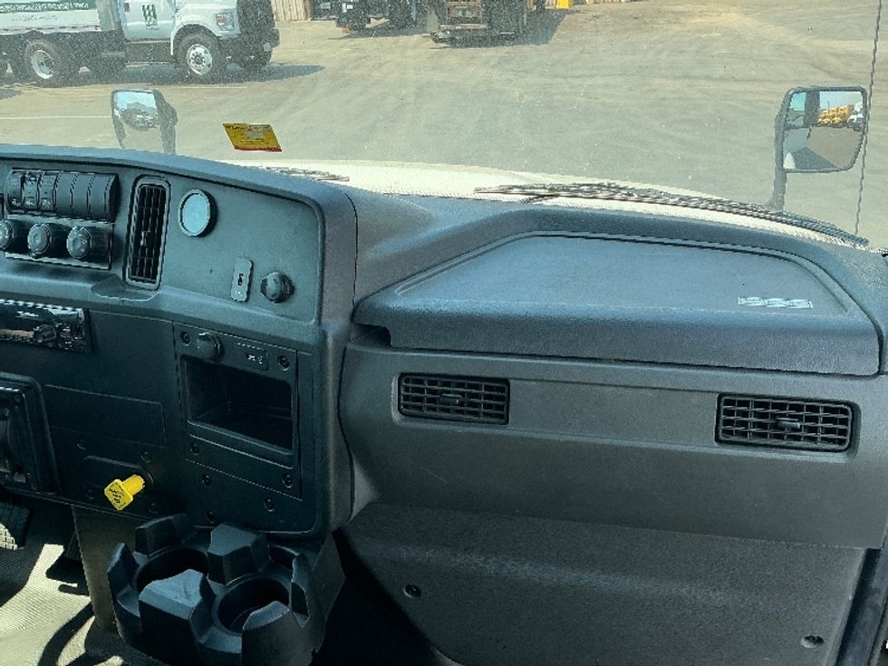 Medium Duty Box Truck-Light and Medium Duty Trucks-International-2020-MV607-Fresno-CA-122,157\n\t\tmiles-$ 56,500 - Image 21