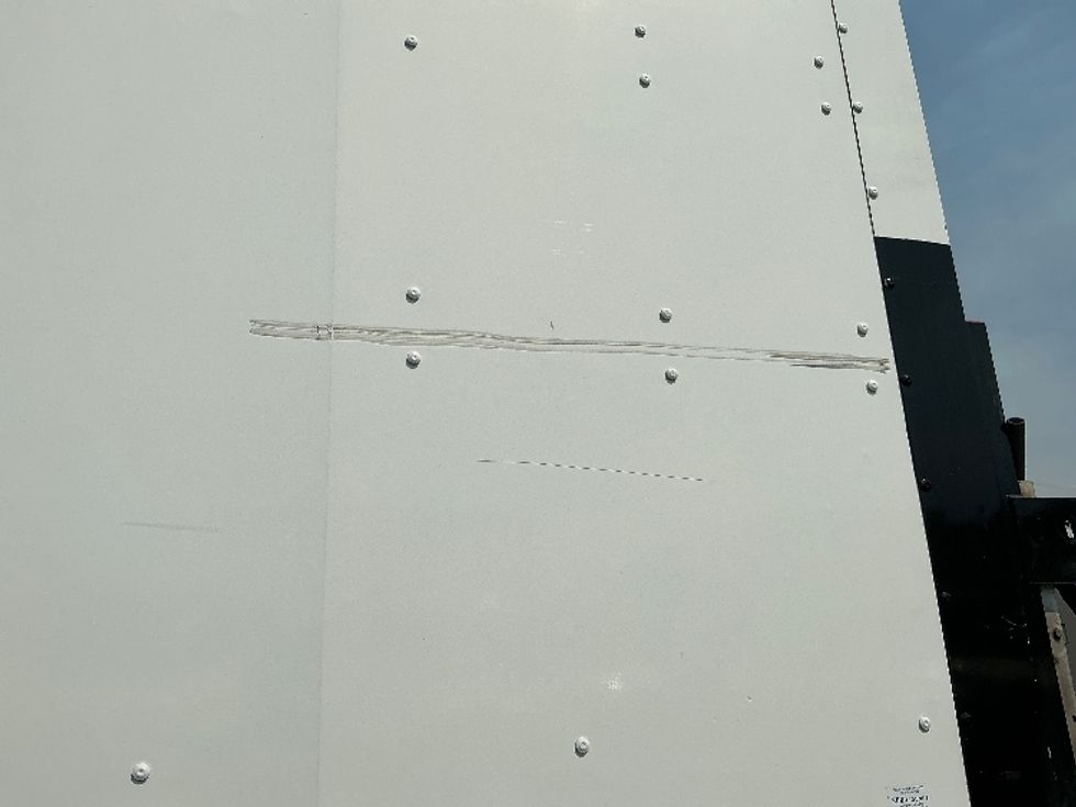 Medium Duty Box Truck-Light and Medium Duty Trucks-International-2020-MV607-Fresno-CA-122,157\n\t\tmiles-$ 56,500 - Image 27