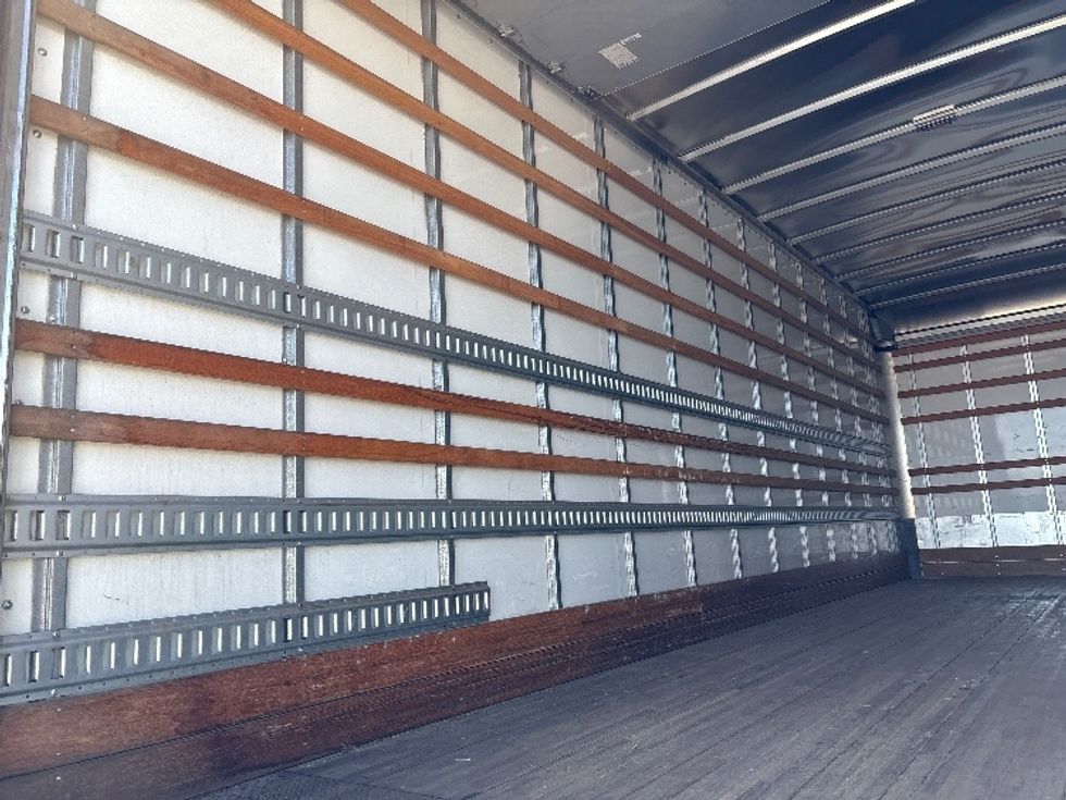 Medium Duty Box Truck-Light and Medium Duty Trucks-International-2020-MV607-Fresno-CA-137,283\n\t\tmiles-$ 55,000 - Image 11