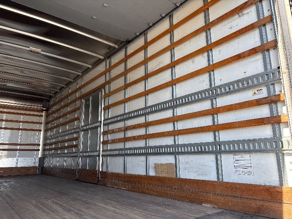 Medium Duty Box Truck-Light and Medium Duty Trucks-International-2020-MV607-Fresno-CA-137,283\n\t\tmiles-$ 55,000 - Image 12