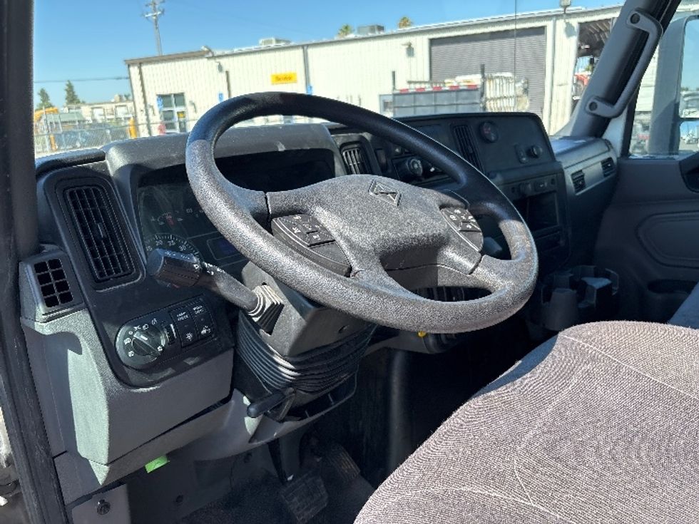 Medium Duty Box Truck-Light and Medium Duty Trucks-International-2020-MV607-Fresno-CA-137,283\n\t\tmiles-$ 55,000 - Image 17