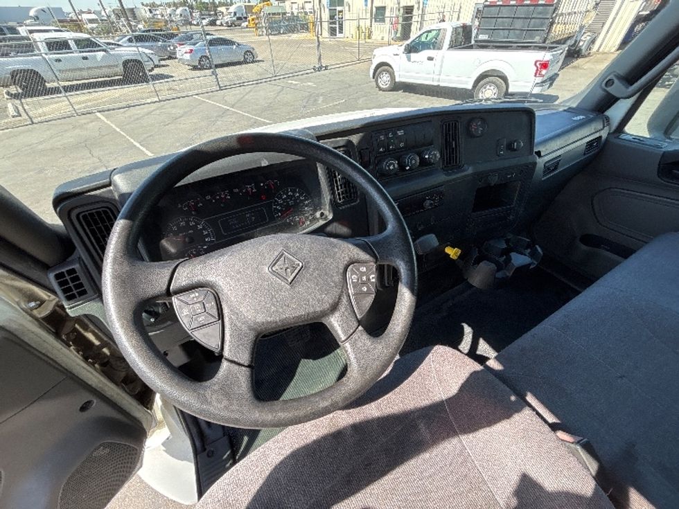 Medium Duty Box Truck-Light and Medium Duty Trucks-International-2020-MV607-Fresno-CA-137,283\n\t\tmiles-$ 55,000 - Image 18