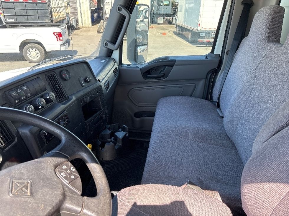 Medium Duty Box Truck-Light and Medium Duty Trucks-International-2020-MV607-Fresno-CA-137,283\n\t\tmiles-$ 55,000 - Image 19
