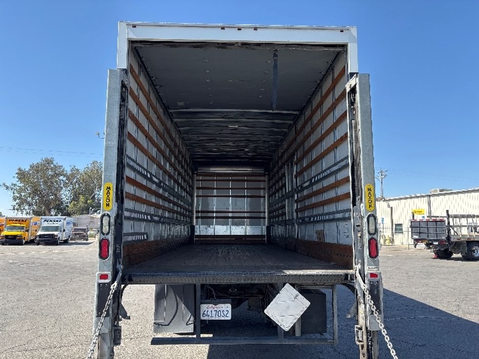 Medium Duty Box Truck-Light and Medium Duty Trucks-International-2020-MV607-Fresno-CA-137,283\n\t\tmiles-$ 55,000 - Image 8