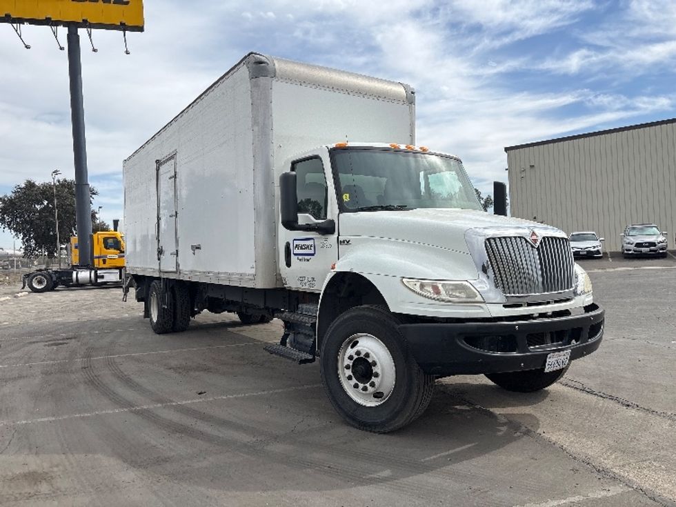 Medium Duty Box Truck-Light and Medium Duty Trucks-International-2020-MV607-Fresno-CA-220,911\n\t\tmiles-$ 42,750 - Image 1