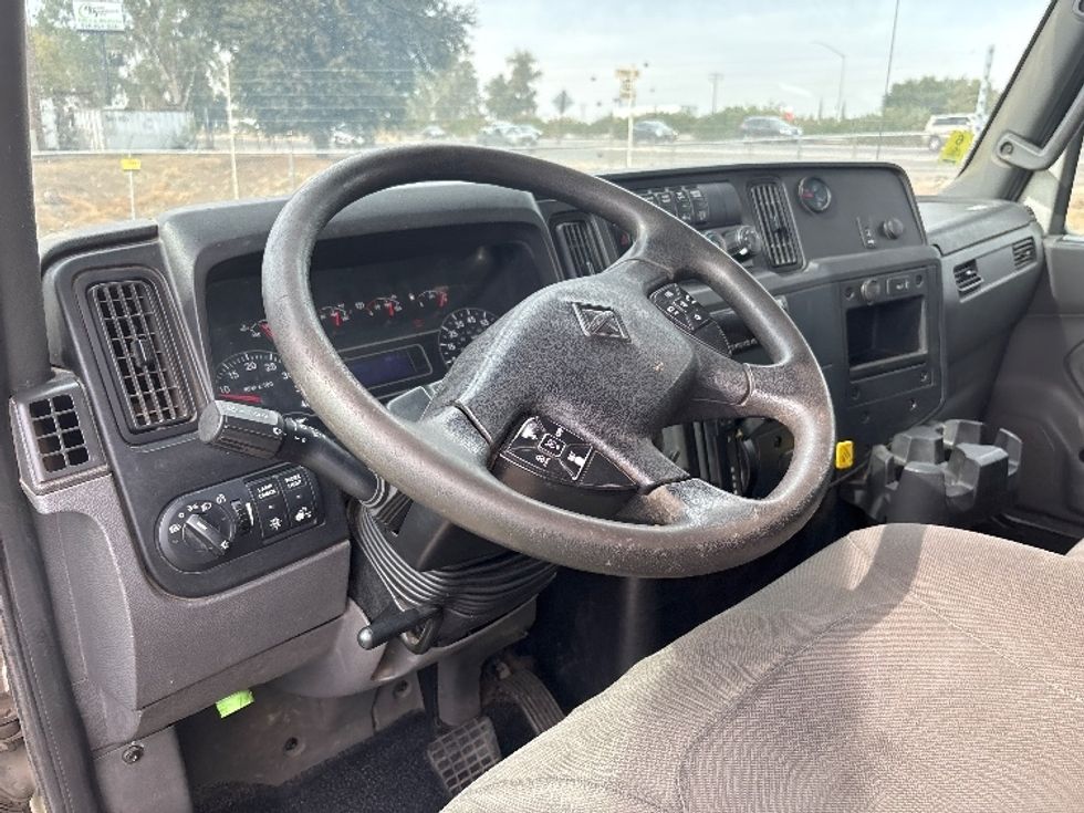 Medium Duty Box Truck-Light and Medium Duty Trucks-International-2020-MV607-Fresno-CA-220,911\n\t\tmiles-$ 42,750 - Image 17