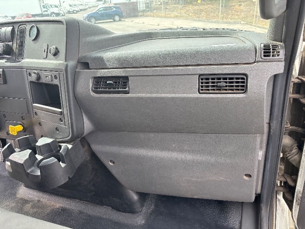 Medium Duty Box Truck-Light and Medium Duty Trucks-International-2020-MV607-Fresno-CA-220,911\n\t\tmiles-$ 42,750 - Image 21