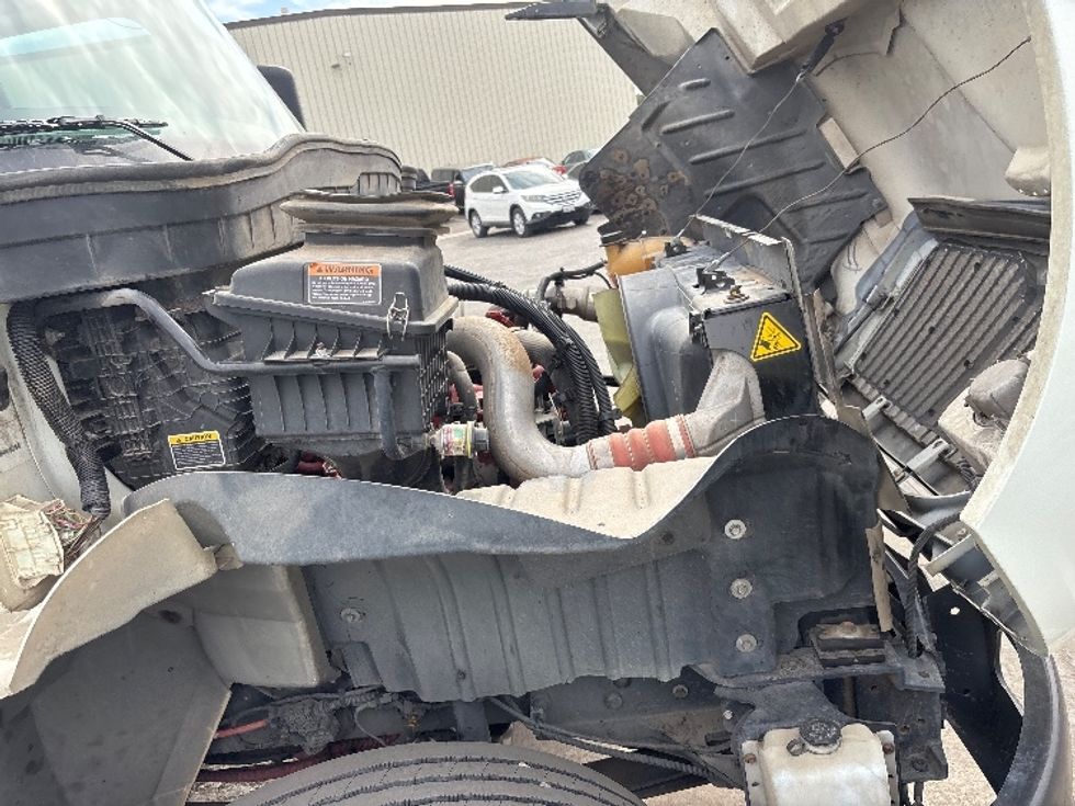 Medium Duty Box Truck-Light and Medium Duty Trucks-International-2020-MV607-Fresno-CA-220,911\n\t\tmiles-$ 42,750 - Image 23