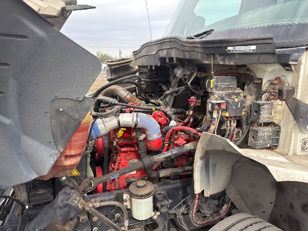 Medium Duty Box Truck-Light and Medium Duty Trucks-International-2020-MV607-Fresno-CA-220,911\n\t\tmiles-$ 42,750 - Image 24