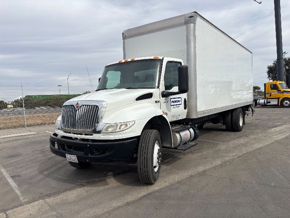 Medium Duty Box Truck-Light and Medium Duty Trucks-International-2020-MV607-Fresno-CA-220,911\n\t\tmiles-$ 42,750 - Image 3