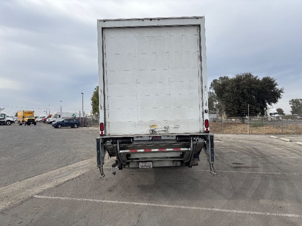 Medium Duty Box Truck-Light and Medium Duty Trucks-International-2020-MV607-Fresno-CA-220,911\n\t\tmiles-$ 42,750 - Image 7
