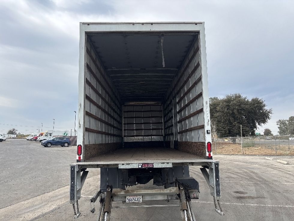 Medium Duty Box Truck-Light and Medium Duty Trucks-International-2020-MV607-Fresno-CA-220,911\n\t\tmiles-$ 42,750 - Image 8
