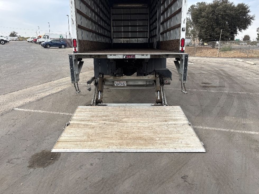 Medium Duty Box Truck-Light and Medium Duty Trucks-International-2020-MV607-Fresno-CA-220,911\n\t\tmiles-$ 42,750 - Image 9
