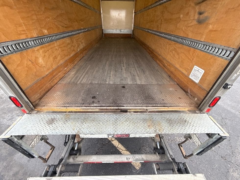 Medium Duty Box Truck-Light and Medium Duty Trucks-International-2020-MV607-Gahanna-OH-284,832\n\t\tmiles-$ 35,750 - Image 10