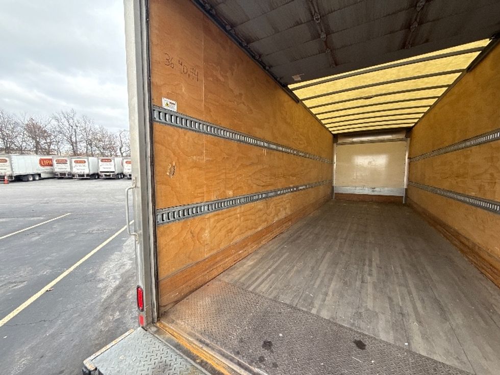 Medium Duty Box Truck-Light and Medium Duty Trucks-International-2020-MV607-Gahanna-OH-284,832\n\t\tmiles-$ 35,750 - Image 11