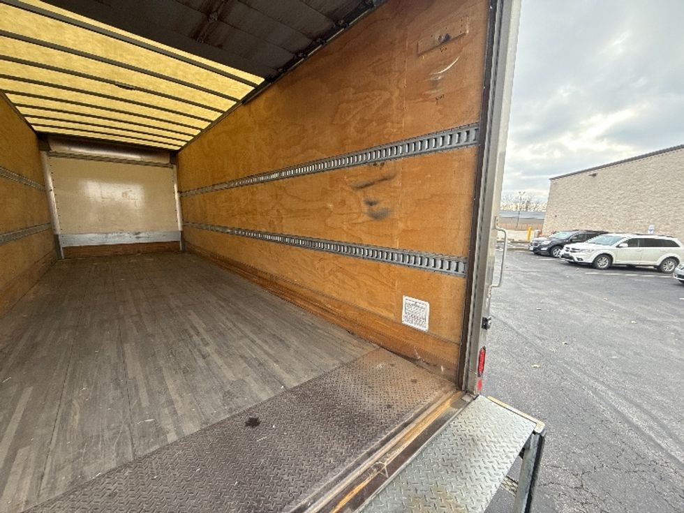 Medium Duty Box Truck-Light and Medium Duty Trucks-International-2020-MV607-Gahanna-OH-284,832\n\t\tmiles-$ 35,750 - Image 12