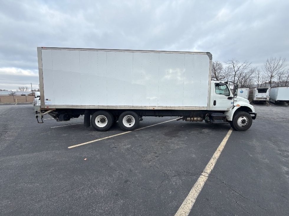 Medium Duty Box Truck-Light and Medium Duty Trucks-International-2020-MV607-Gahanna-OH-284,832\n\t\tmiles-$ 35,750 - Image 15