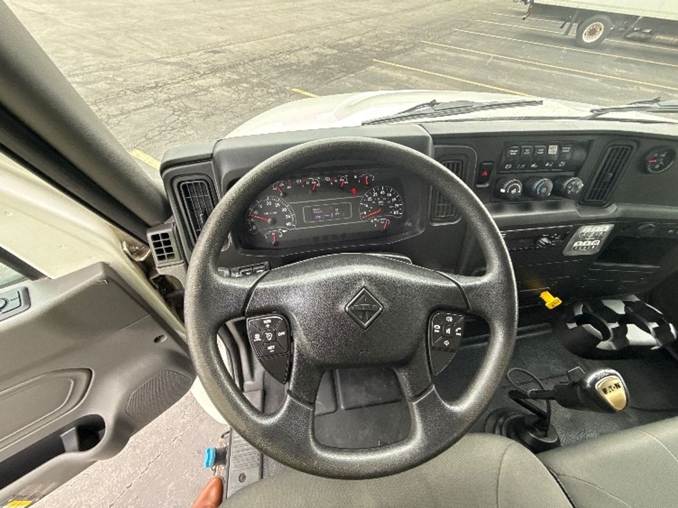Medium Duty Box Truck-Light and Medium Duty Trucks-International-2020-MV607-Gahanna-OH-284,832\n\t\tmiles-$ 35,750 - Image 18