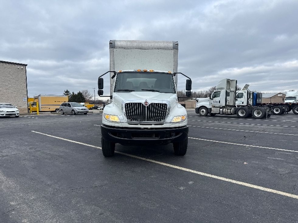 Medium Duty Box Truck-Light and Medium Duty Trucks-International-2020-MV607-Gahanna-OH-284,832\n\t\tmiles-$ 35,750 - Image 2