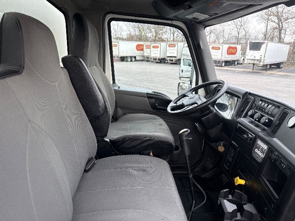 Medium Duty Box Truck-Light and Medium Duty Trucks-International-2020-MV607-Gahanna-OH-284,832\n\t\tmiles-$ 35,750 - Image 22