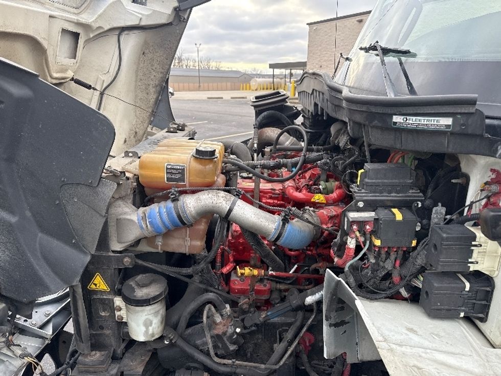 Medium Duty Box Truck-Light and Medium Duty Trucks-International-2020-MV607-Gahanna-OH-284,832\n\t\tmiles-$ 35,750 - Image 24