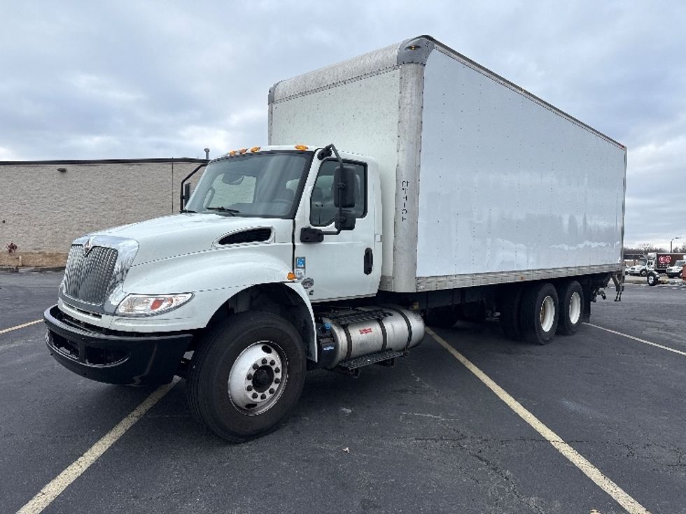 Medium Duty Box Truck-Light and Medium Duty Trucks-International-2020-MV607-Gahanna-OH-284,832\n\t\tmiles-$ 35,750 - Image 3