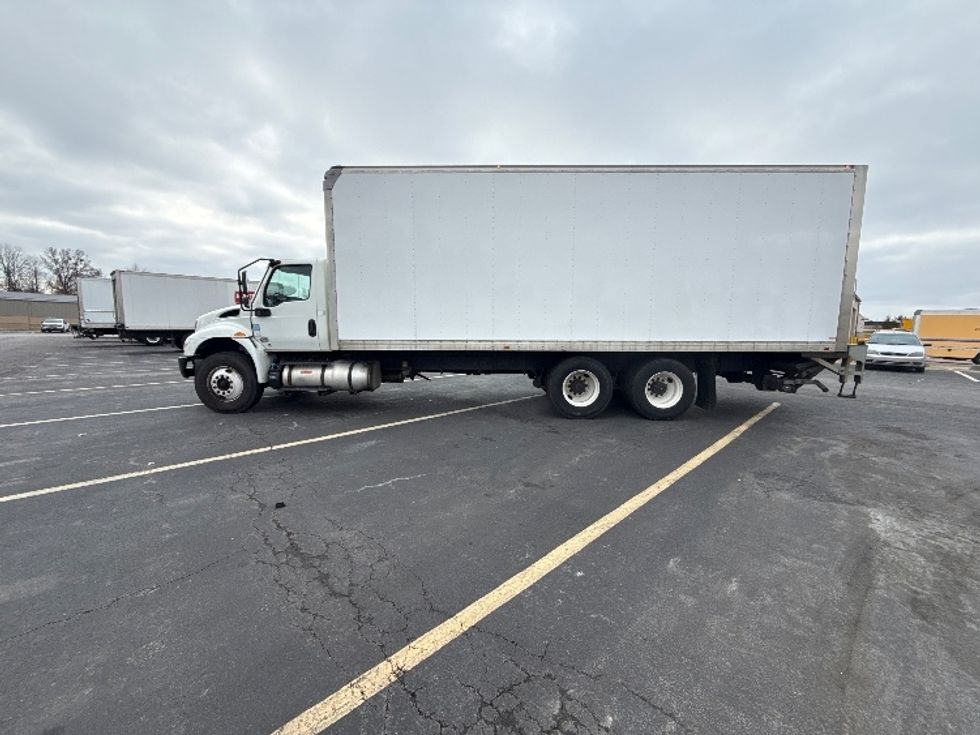 Medium Duty Box Truck-Light and Medium Duty Trucks-International-2020-MV607-Gahanna-OH-284,832\n\t\tmiles-$ 35,750 - Image 4