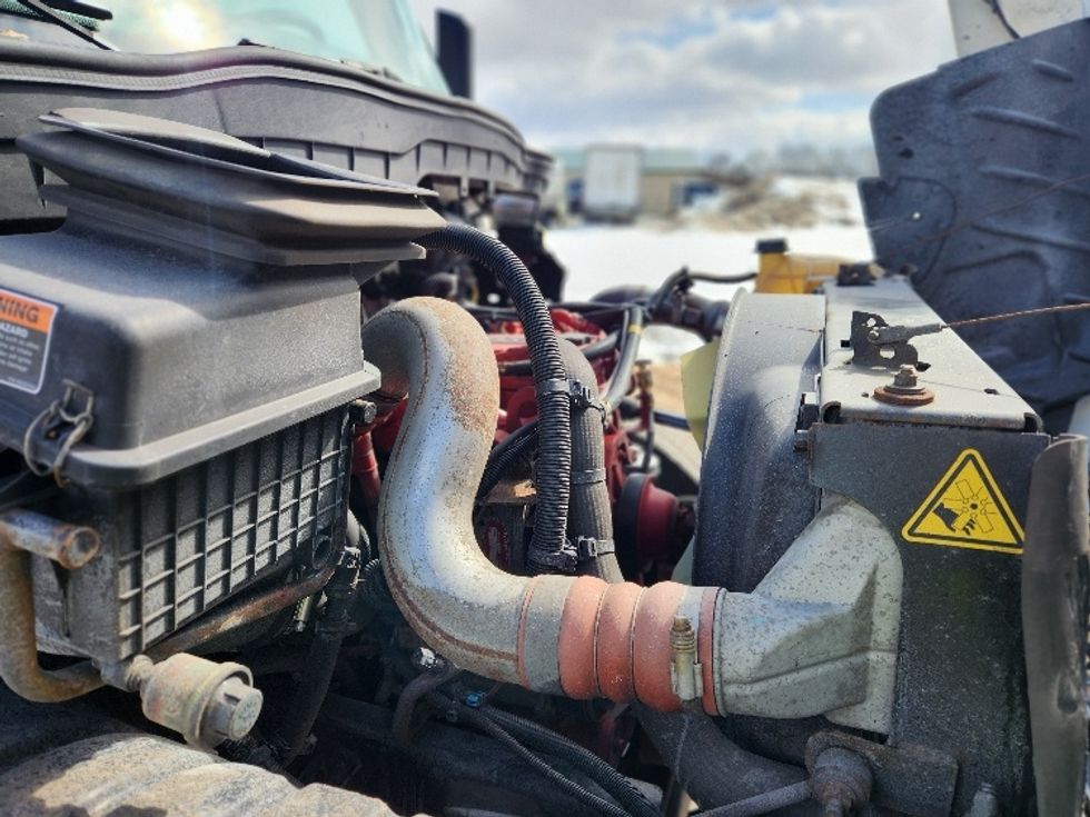 Medium Duty Box Truck-Light and Medium Duty Trucks-International-2020-MV607-Gansevoort-NY-126,785\n\t\tmiles-$ 51,500 - Image 21