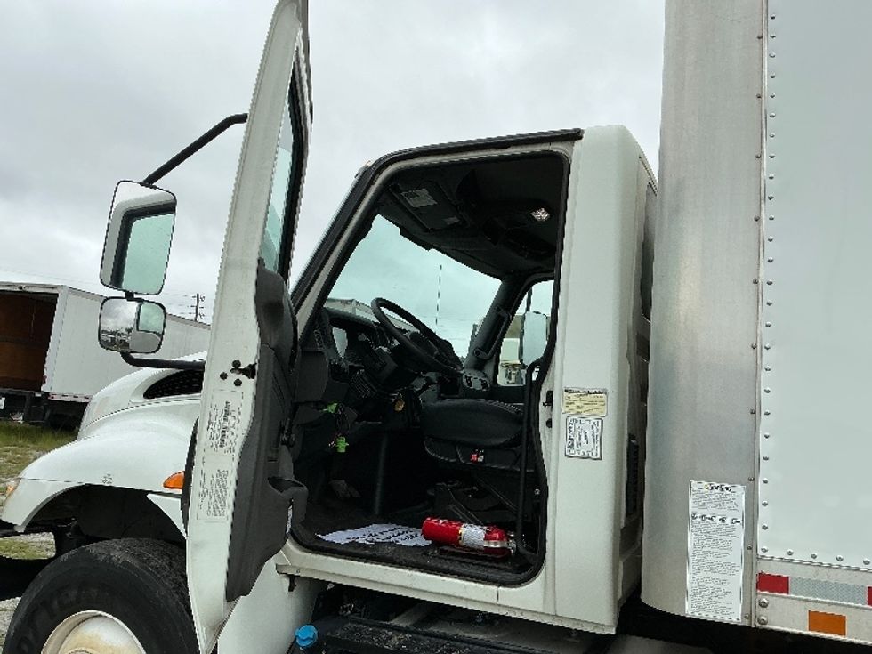 Medium Duty Box Truck-Light and Medium Duty Trucks-International-2020-MV607-Garden City-GA-148,484\n\t\tmiles-$ 52,250 - Image 16