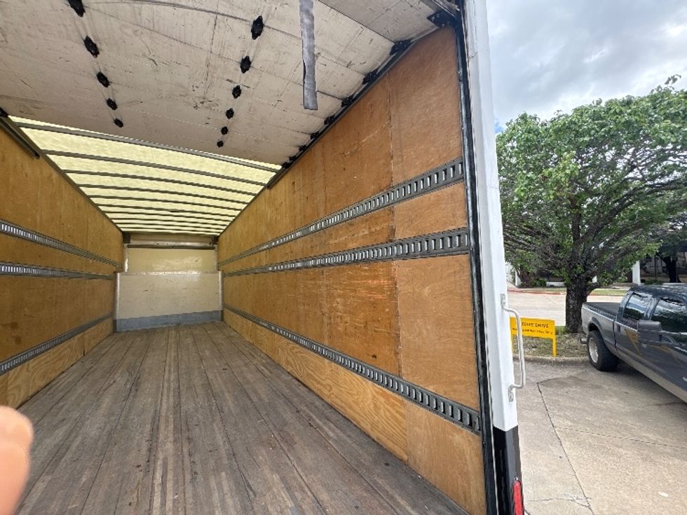 Medium Duty Box Truck-Light and Medium Duty Trucks-International-2020-MV607-Garland-TX-107,573\n\t\tmiles-$ 62,250 - Image 12