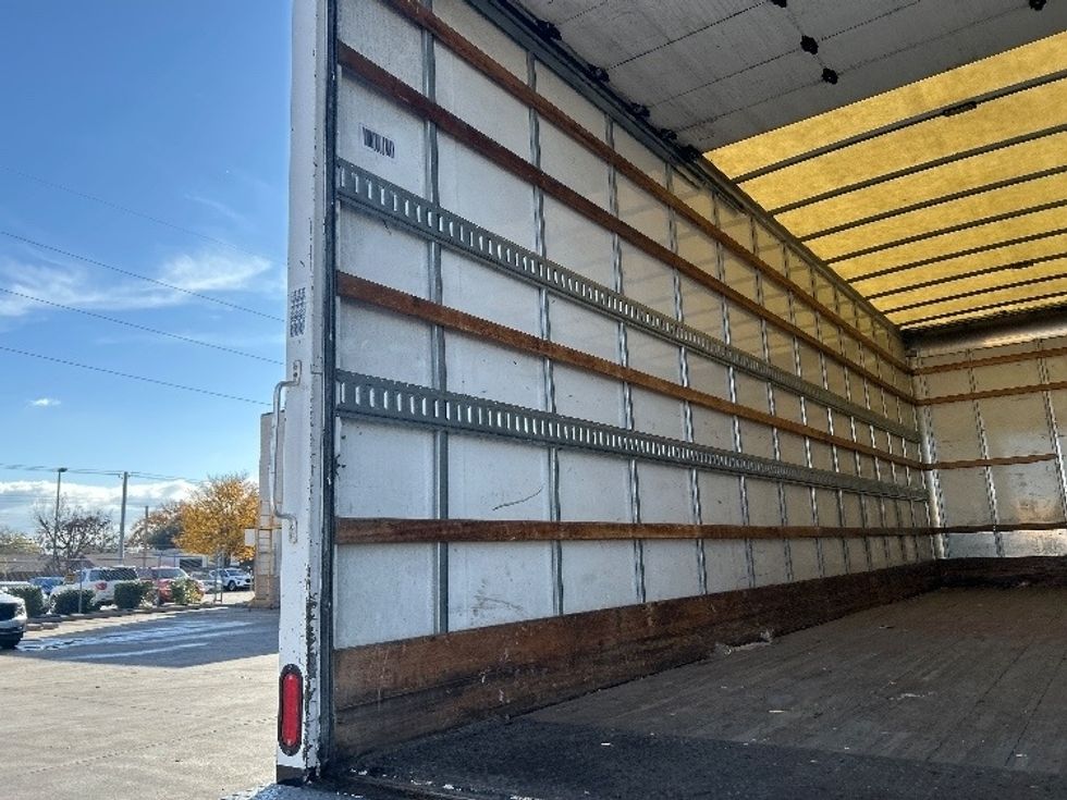 Medium Duty Box Truck-Light and Medium Duty Trucks-International-2020-MV607-Garland-TX-138,683\n\t\tmiles-$ 52,500 - Image 11