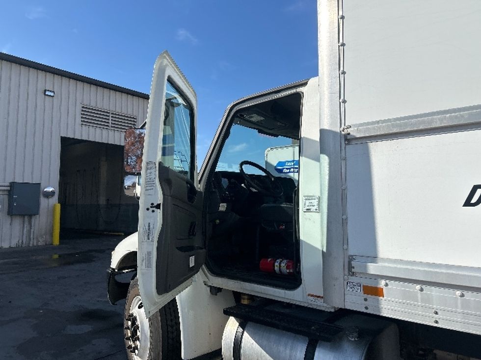 Medium Duty Box Truck-Light and Medium Duty Trucks-International-2020-MV607-Garland-TX-138,683\n\t\tmiles-$ 52,500 - Image 16