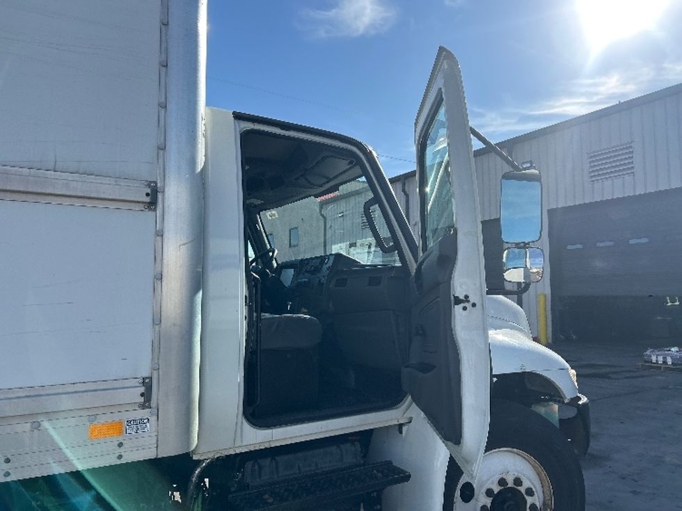 Medium Duty Box Truck-Light and Medium Duty Trucks-International-2020-MV607-Garland-TX-138,683\n\t\tmiles-$ 52,500 - Image 20