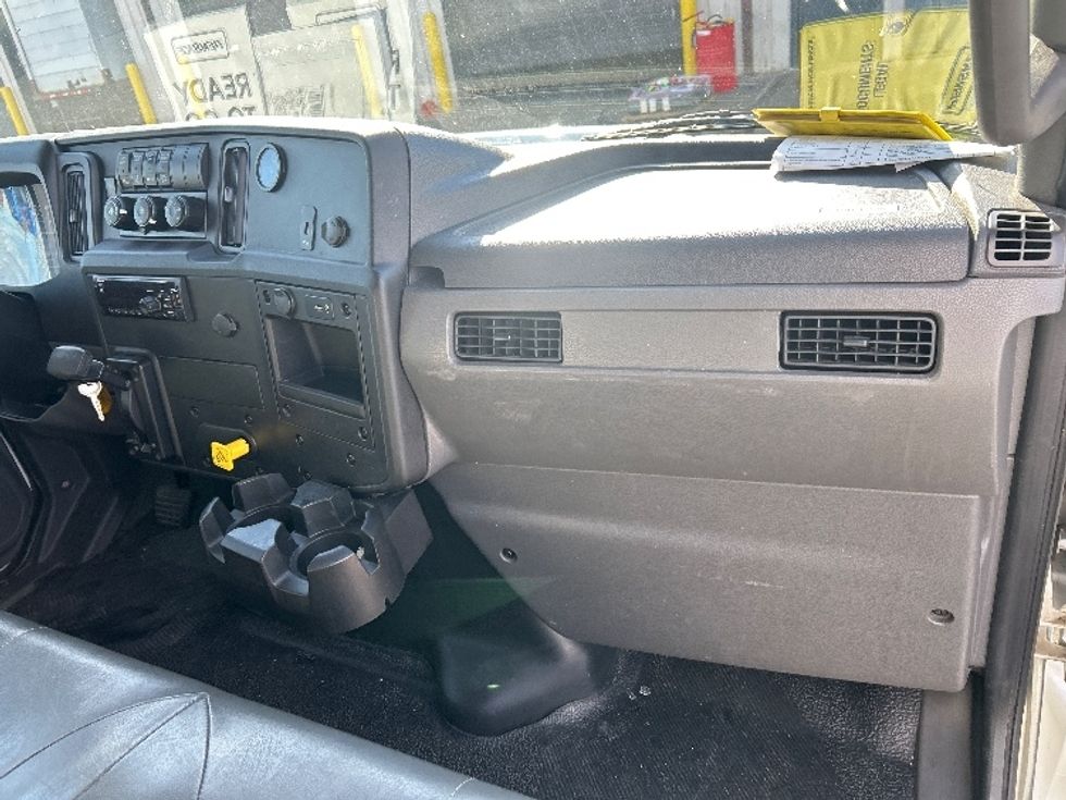 Medium Duty Box Truck-Light and Medium Duty Trucks-International-2020-MV607-Garland-TX-138,683\n\t\tmiles-$ 52,500 - Image 22