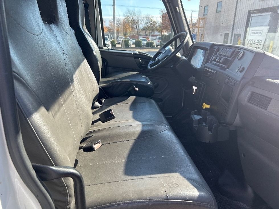 Medium Duty Box Truck-Light and Medium Duty Trucks-International-2020-MV607-Garland-TX-138,683\n\t\tmiles-$ 52,500 - Image 23